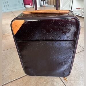 Louis Vuitton Amarante Monogram Vernis Pegase 45 Suitcase Carry-On
